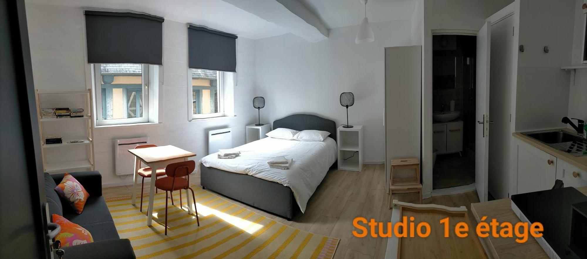 Le 1 St Yves Studios Treguier Exterior photo